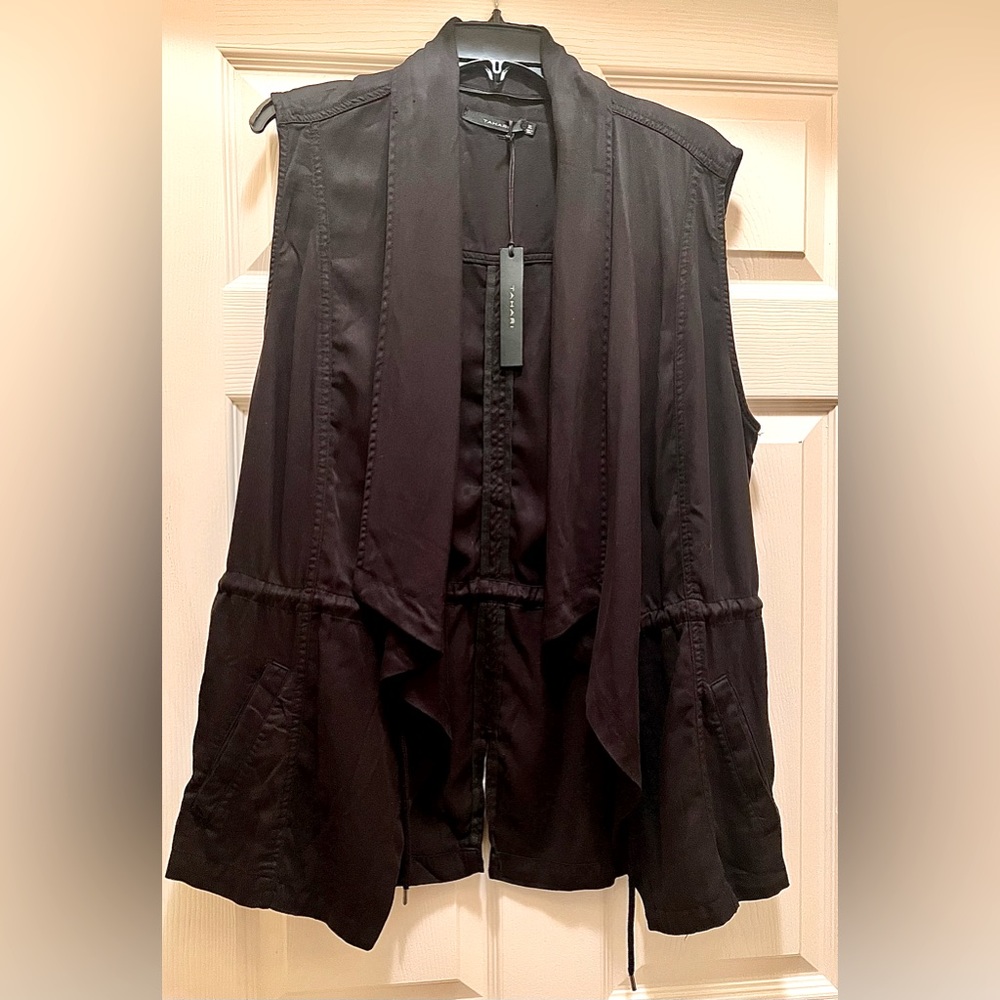 Tahari Black Vest XL New With Tags